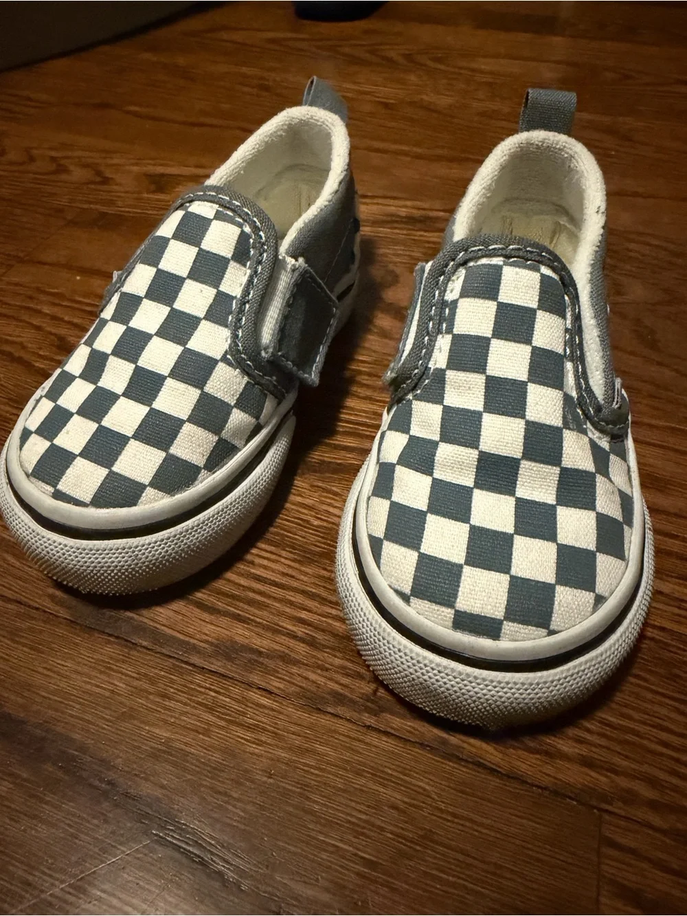 Vans- Kids Slip-On Checkerboard Canvas Shoes in Gray and White size 4 Toddler